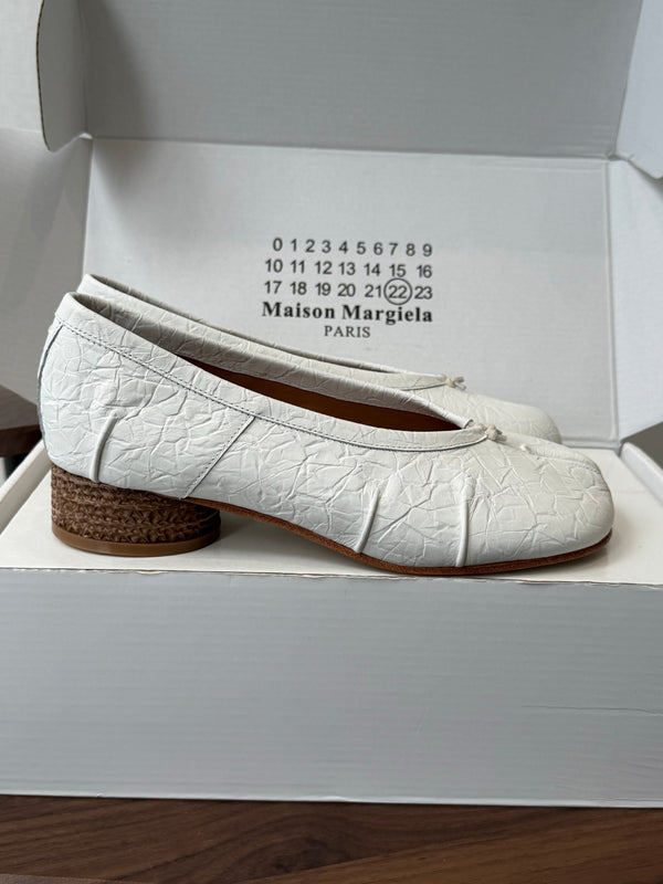 MM Split Toe Low Heel 3cm White Textured Leather 890034