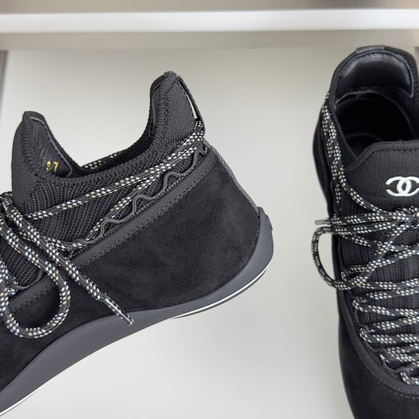 CC 26s Métiers d’art 2026 Sneakers Black Suede Fibers 869410
