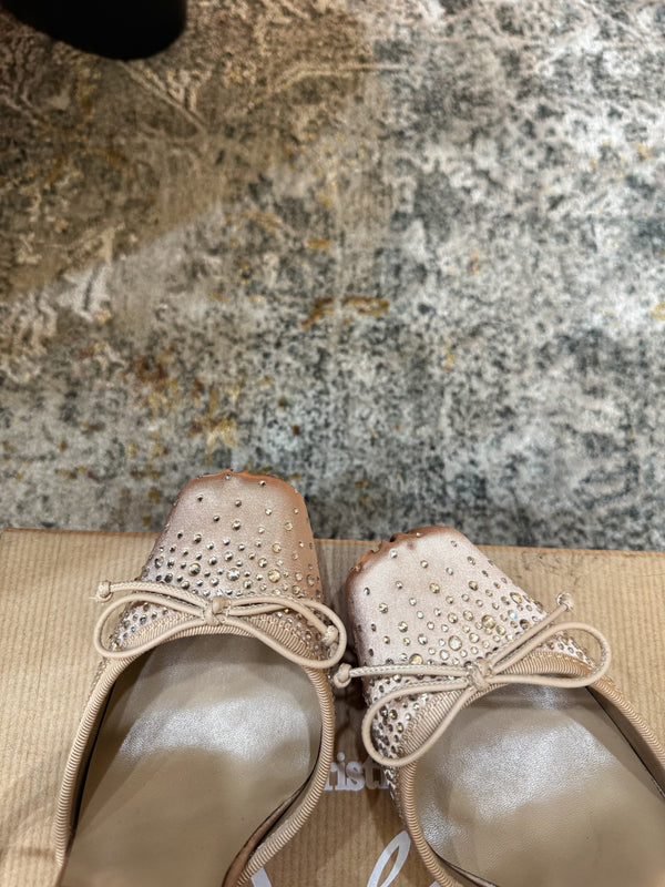 CL Cassia Lace Up Pumps Diamond-Embellished 10.5 Beige Satin 637426