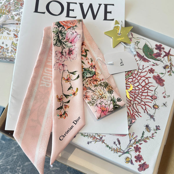 CD Twilly Mini Scarf 105cm Light Pink Colorful Mulberry Silk 902533