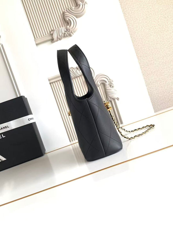 CC 2026 Basket Hobo Bag 27.5cm Black Calfskin