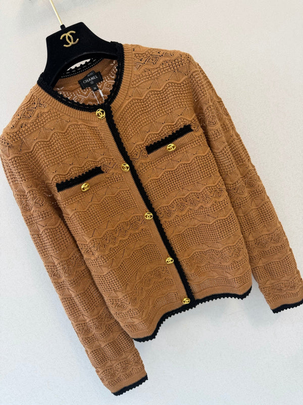 CC 26s Crew Neck Long-Sleeved Cardigan Camel Black Wool 423119