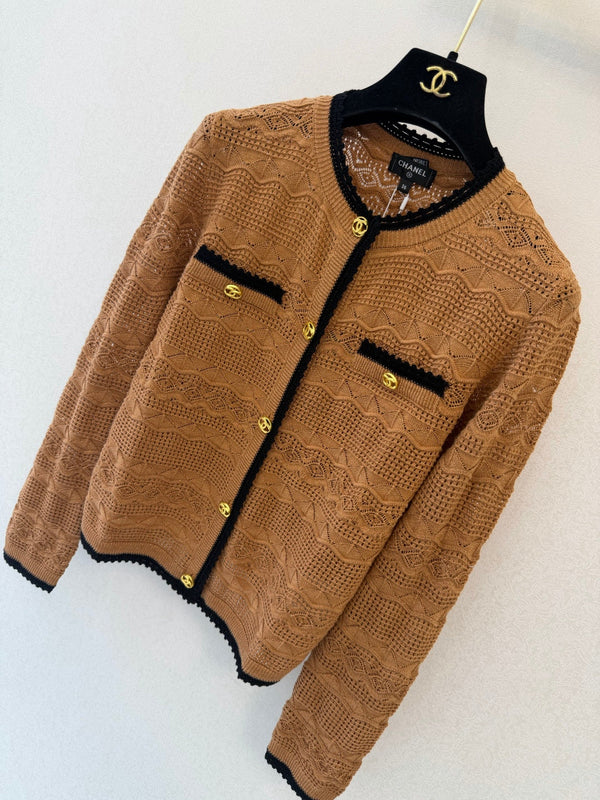 CC 26s Crew Neck Long-Sleeved Cardigan Camel Black Wool 423119