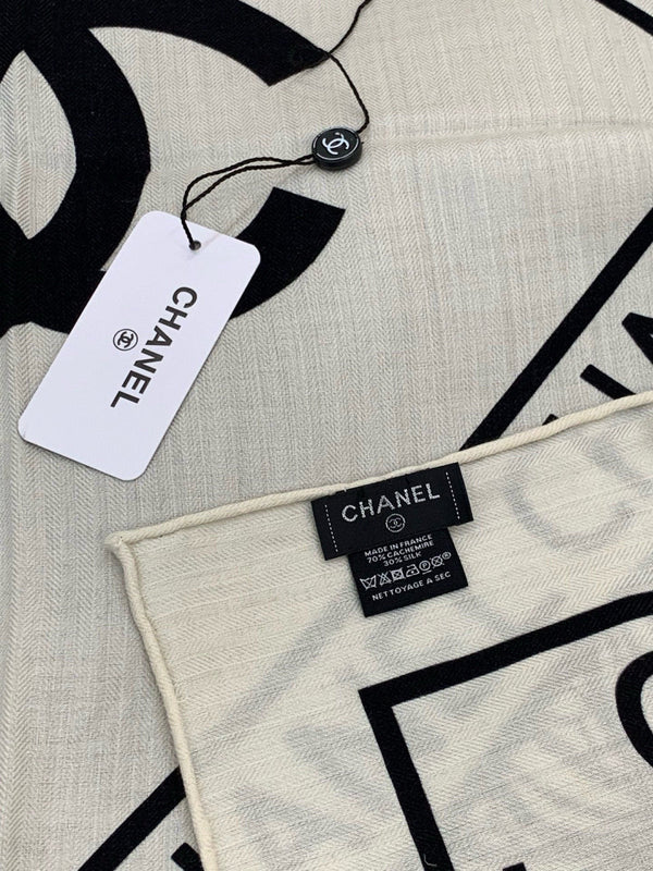 CC 25 Scarf 135cm White Black Cashmere Mulberry Silk 965404