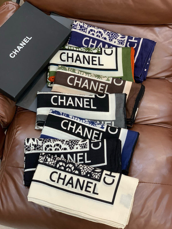 CC 25 Scarf 135cm White Black Cashmere Mulberry Silk 965404