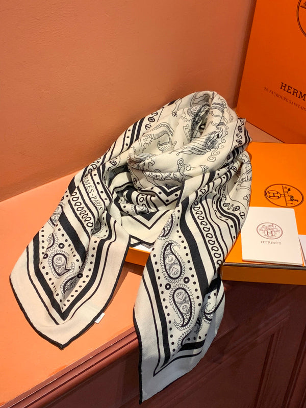 HM 26s Double-sided Scarf 140cm Black White Silk Cashmere 153144