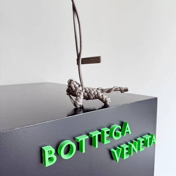 BV 25 Woven Kitten Charm Grey leather