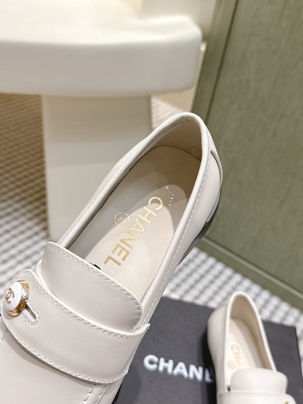 CC 26SS Loafers 3cm White Cowhide 653492