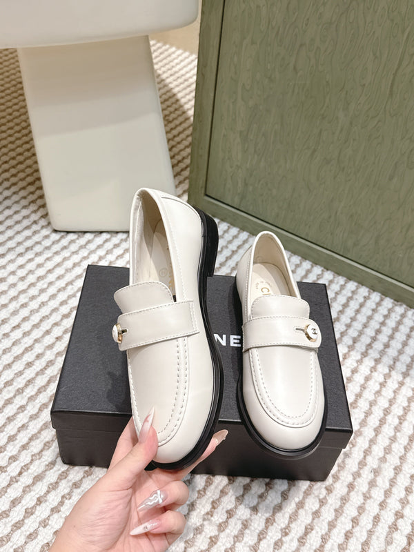 CC 26SS Loafers 3cm White Cowhide 653492