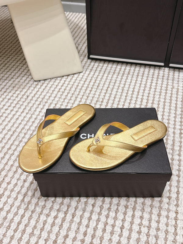 CC 26ss Flip-Flops Gold Metalic Sheepskin 653600