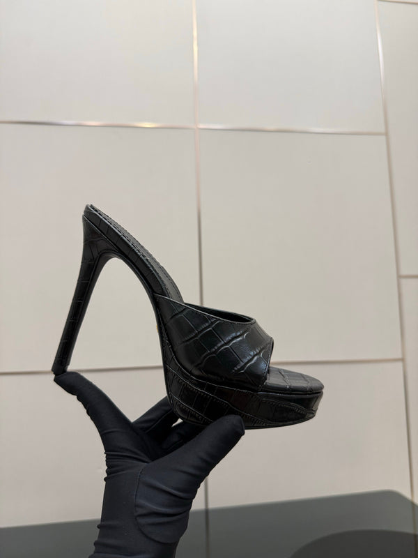 GG 26s Sandal 12cm Black Embossed Leather 828216