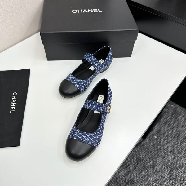 CC25 Mary Janes Navy Blue Fabric And Black Cowhide 352508