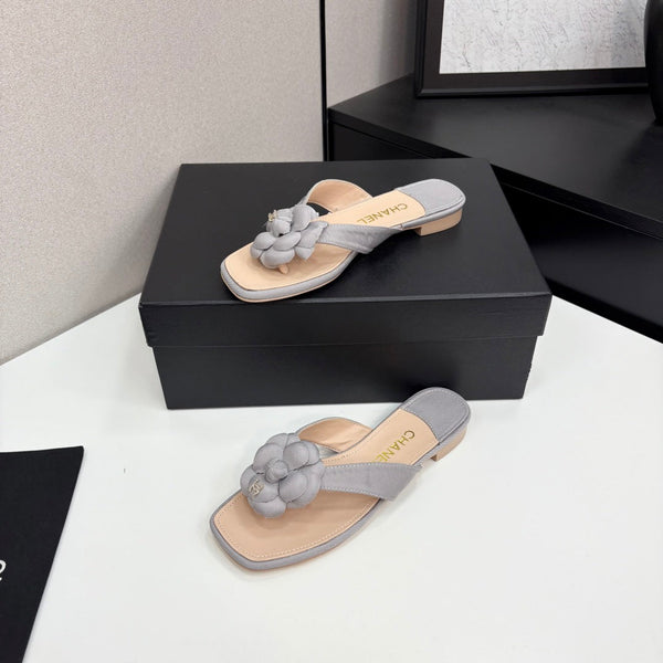 CC 25 Camellia Thong Sandals Grey Beige Sheepskin And Fabric 368837