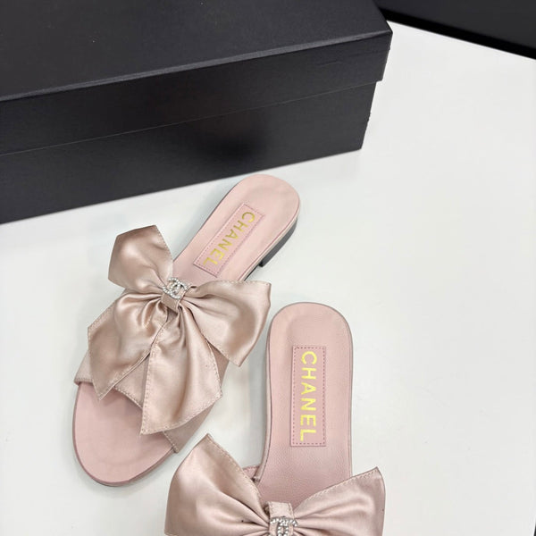 CC 25 Big Bow Mule Pink Satin And Sheepskin 368864