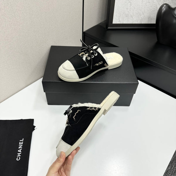 CC 26s Mules Flat Black Suede Leather Fur 109160