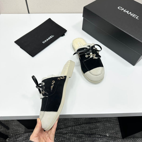 CC 26s Mules Flat Black Suede Leather Fur 109160