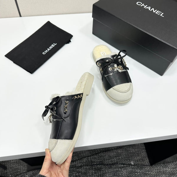 CC 26s Mules Flat Black Leather Suede Fur 109163