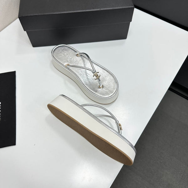 CC 26s Platform Thong Sandal Sliver Metalic Lambskin 817599