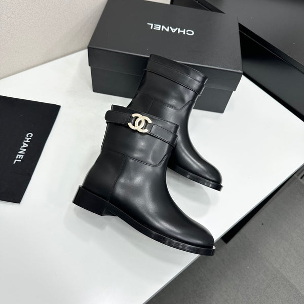 CC FW 2026 Ankle Flat Boot Black Cowhide 925674