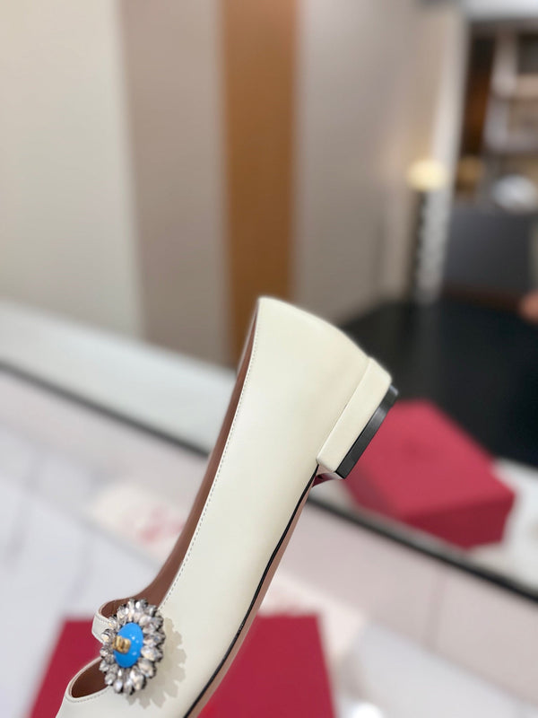 VLTN 26s Mary Jane Flats In White Calfskin With Crystal Flower