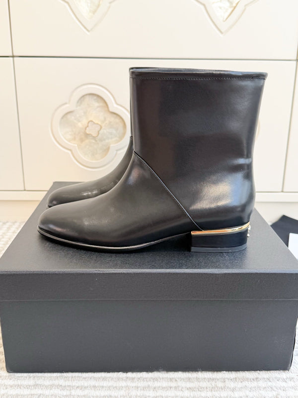 CC 26s Ankle Boots Black Leather 122042