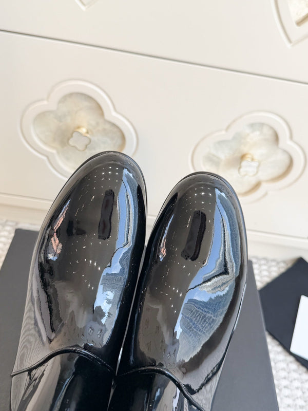 CC 26s Ankle Boots Black Patent Leather 122044