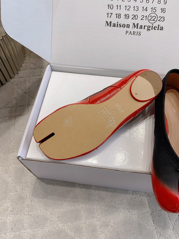 Maison Margie Split-Toe Ballet Flats Red Black Cowhide 724741