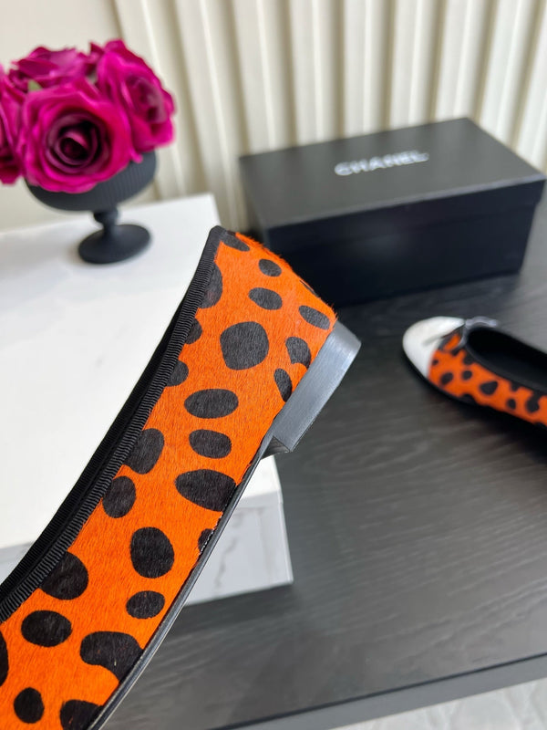 CC 26s Ballet Flat Black Orange Horsehair 850774