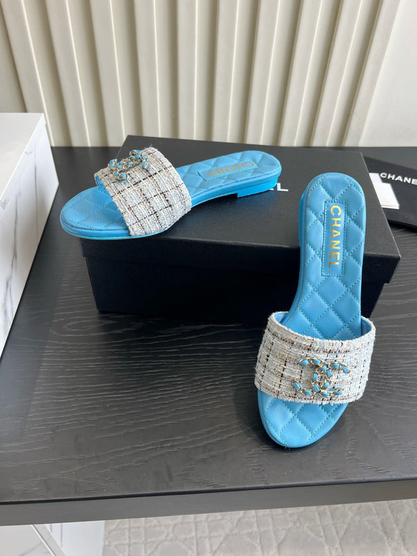 CC 26s Flat Sandals Blue Cream Quited Leather 906222