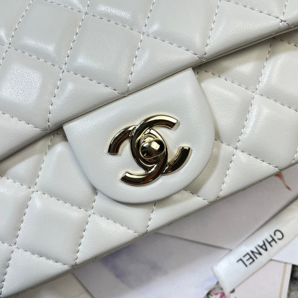 CC 26s Flap Bag 20 In White Lambskin