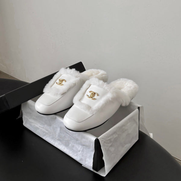 CC 26s Slip-On Mules White Fluffy Shearling Leather 969731