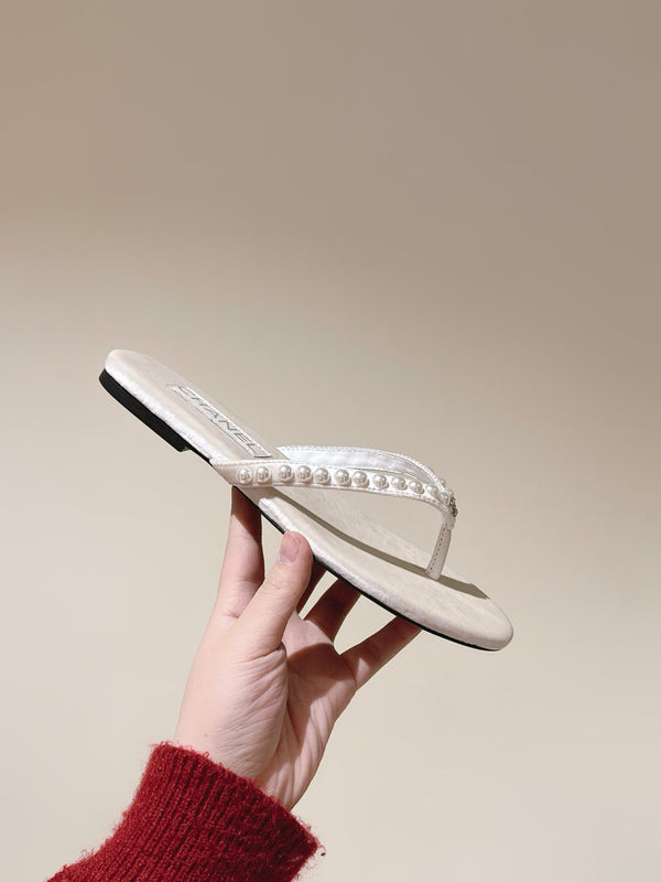 CC 25ss Pearl Thong Sandal Beige Velvet 461639