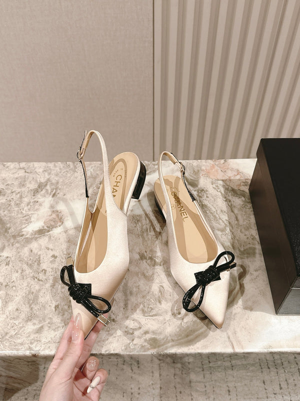 CC 25ss Bow Tie Slingbacks 20mm Beige Satin & Patent Leather 447410