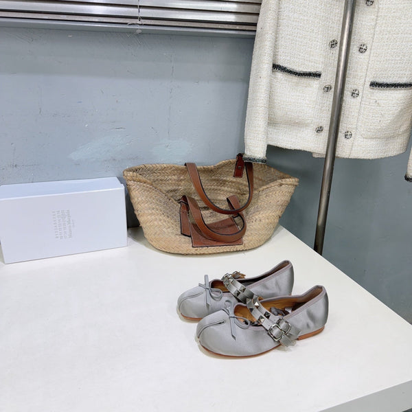 MM Strappy Split-Toe Ballerina Grey Satin 893691