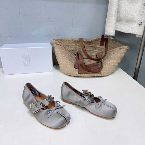 MM Strappy Split-Toe Ballerina Grey Satin 893691