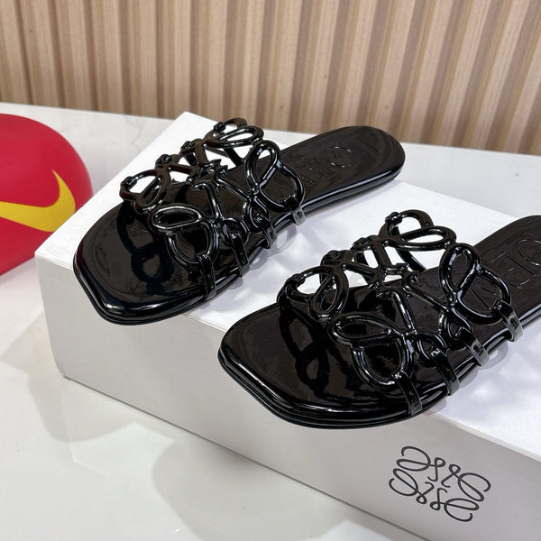 Petal Anagram Slide in Black Patent Calfskin 273744