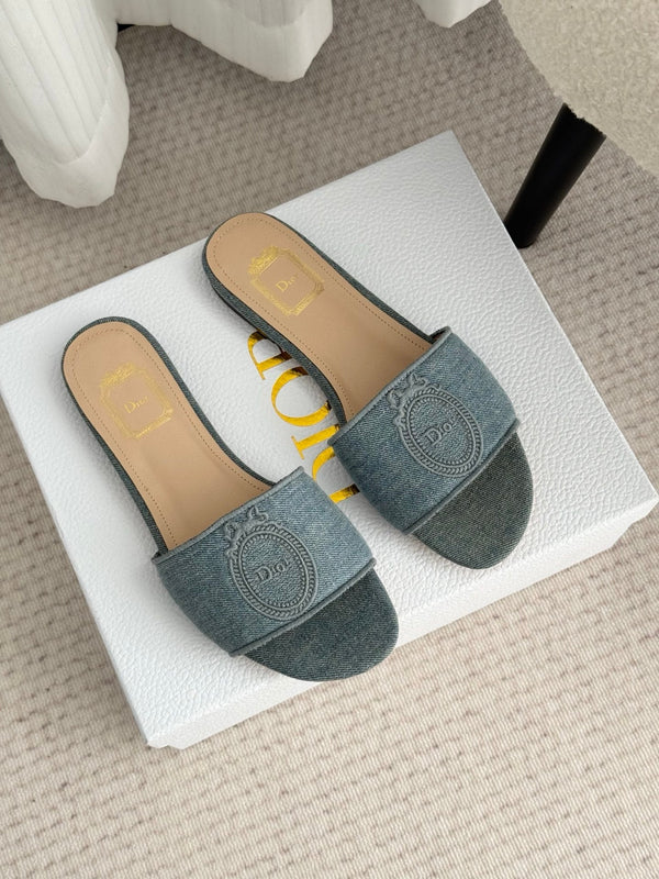 CD Médaillon Slide Flat Wash Blue Denim 849733