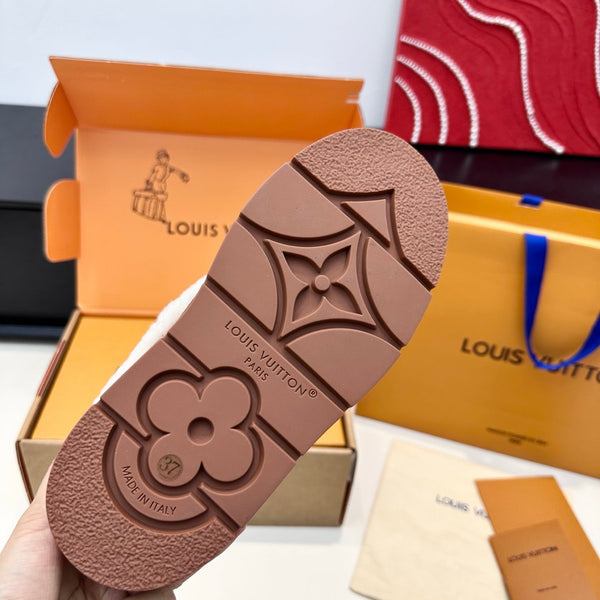 LV Cortina Closed Mule Chocolate Suede Wool 542231