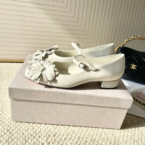 Jimmy Choo Skye Corsage Ballet Flat White Sheepskin 669839