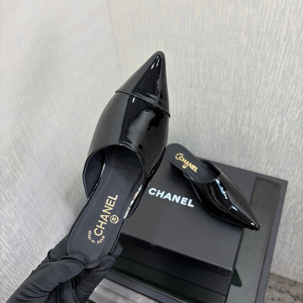 CC 2026 Pointed Toe Mule 4cm Black Patent Leather 688711