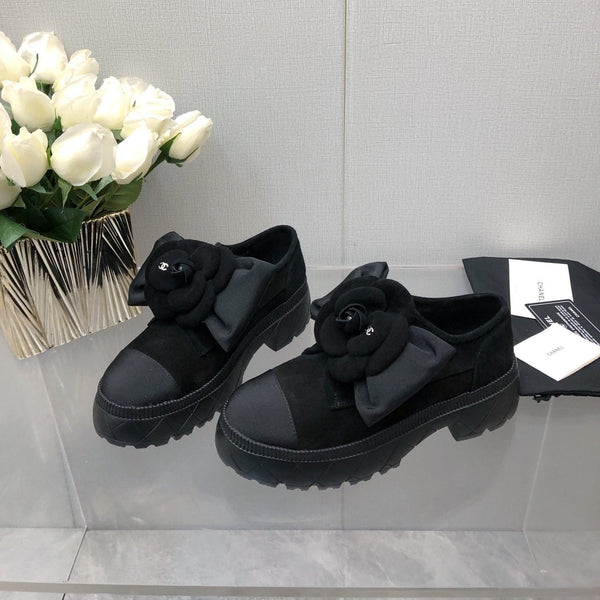 CC 26s Camellia Lug Sole Loafers Black Cotton Suede 673052