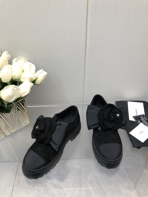 CC 26s Camellia Lug Sole Loafers Black Cotton Suede 673052