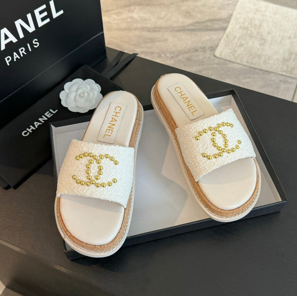 Double C Wood Grain Platform Slippers White Wool