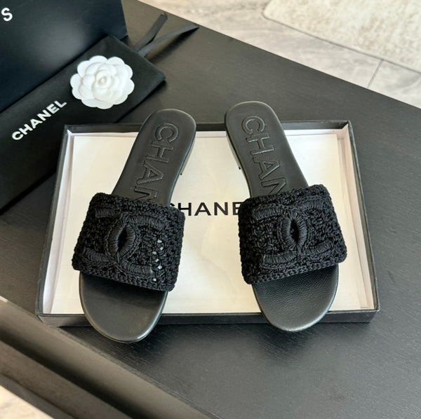 mule sandal black raffia