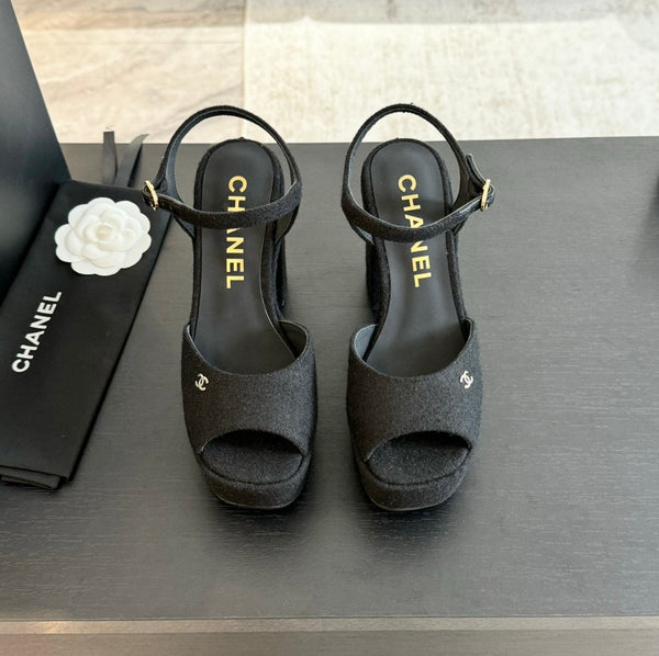HIGH HEEL PLATFORM SANDALS IN BLACK SUEDE