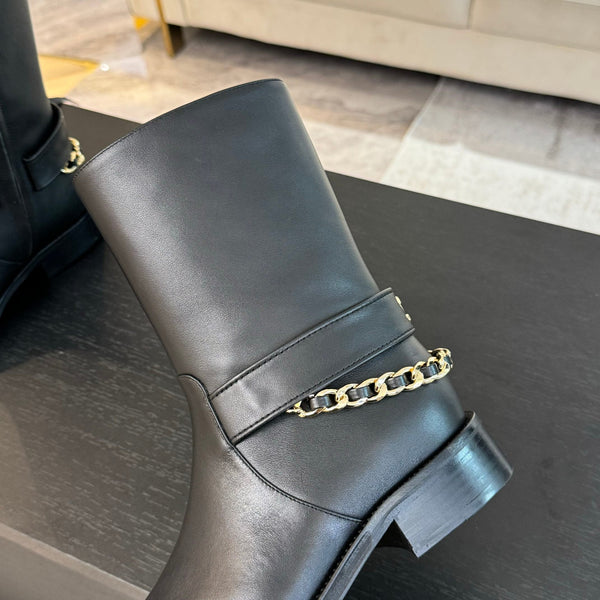 CC Short Boots 30mm Plain Black Chain Cowhide