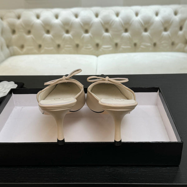 CC 26s Métiers d'Art Pointed-Toe Mule Cream Black Sheepskin 700617