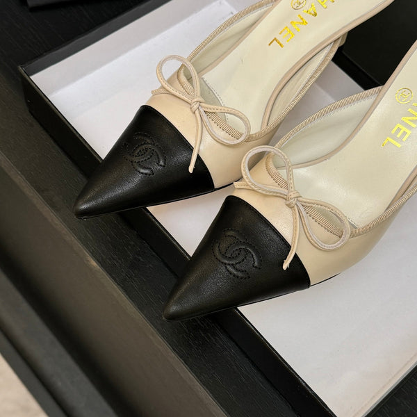 CC 26s Métiers d'Art Pointed-Toe Mule Cream Black Sheepskin 700617