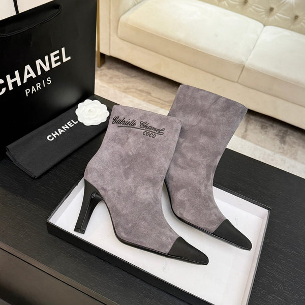 CC Gabrielle Chanel Ankle Boots 8.5cm Purple-Grey Suede Black Fabric