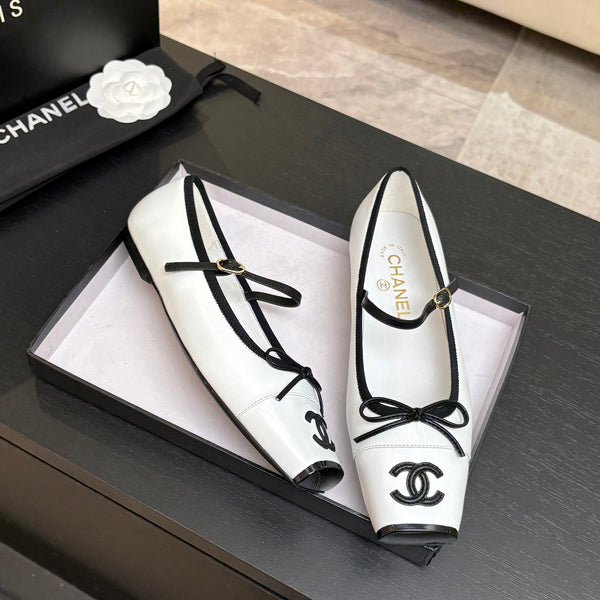 CC 26s Square Head Ballet Flat White Leather 847245